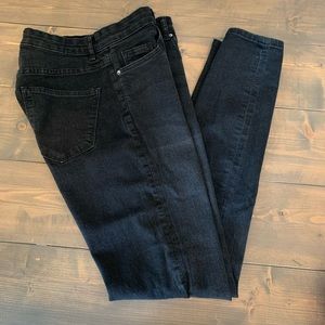 H&M black denim high rise skinny jeans. Size. 6